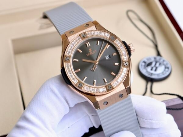 Hublot Classic Fusion Gold-Diamond Luxury Woman Watch
